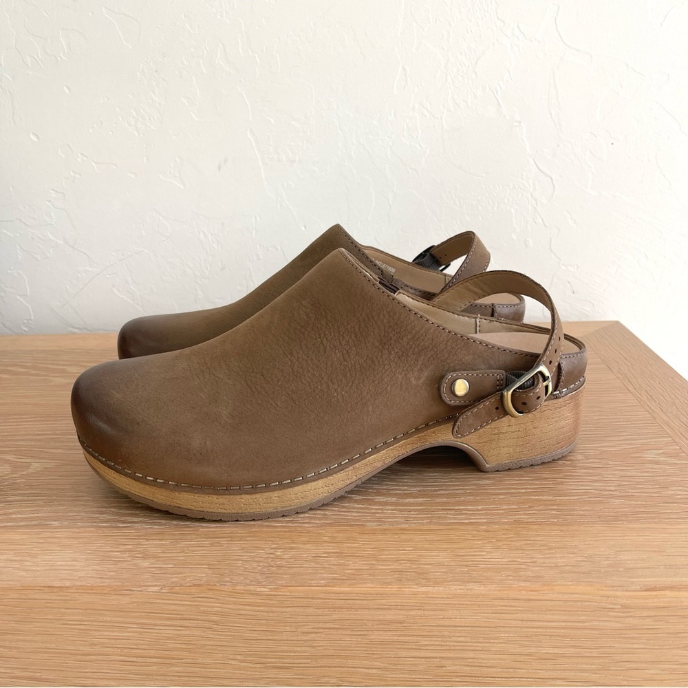 Dansko Berry Burnished Nubuck Brown Mushroom Slip On Clogs Mules Shoes Size 40